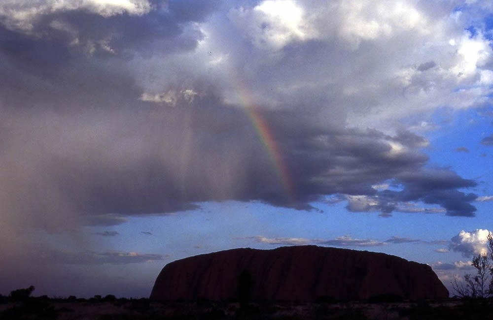 ayers rock vortex australia